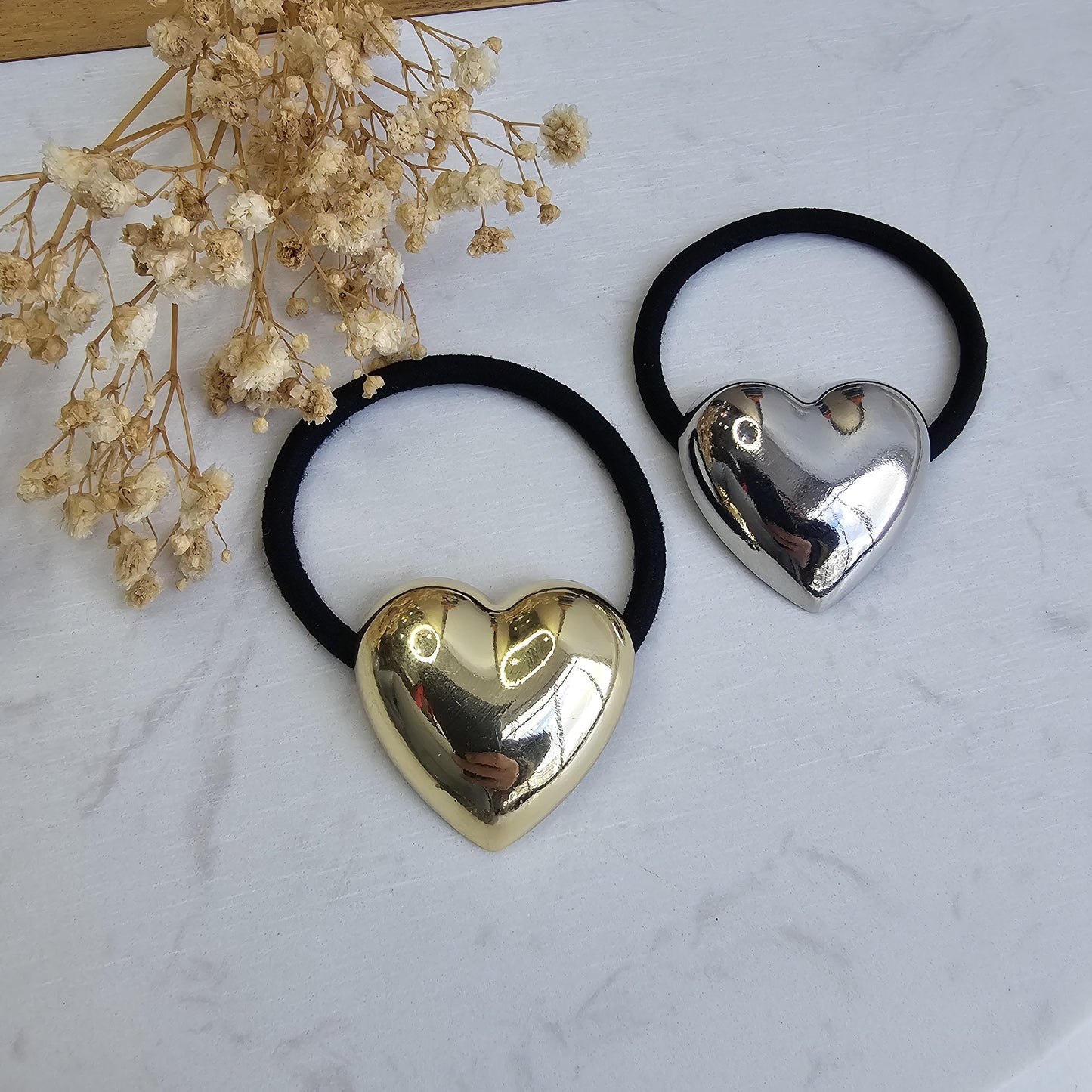 Hair elastic with metallic detail - HEART