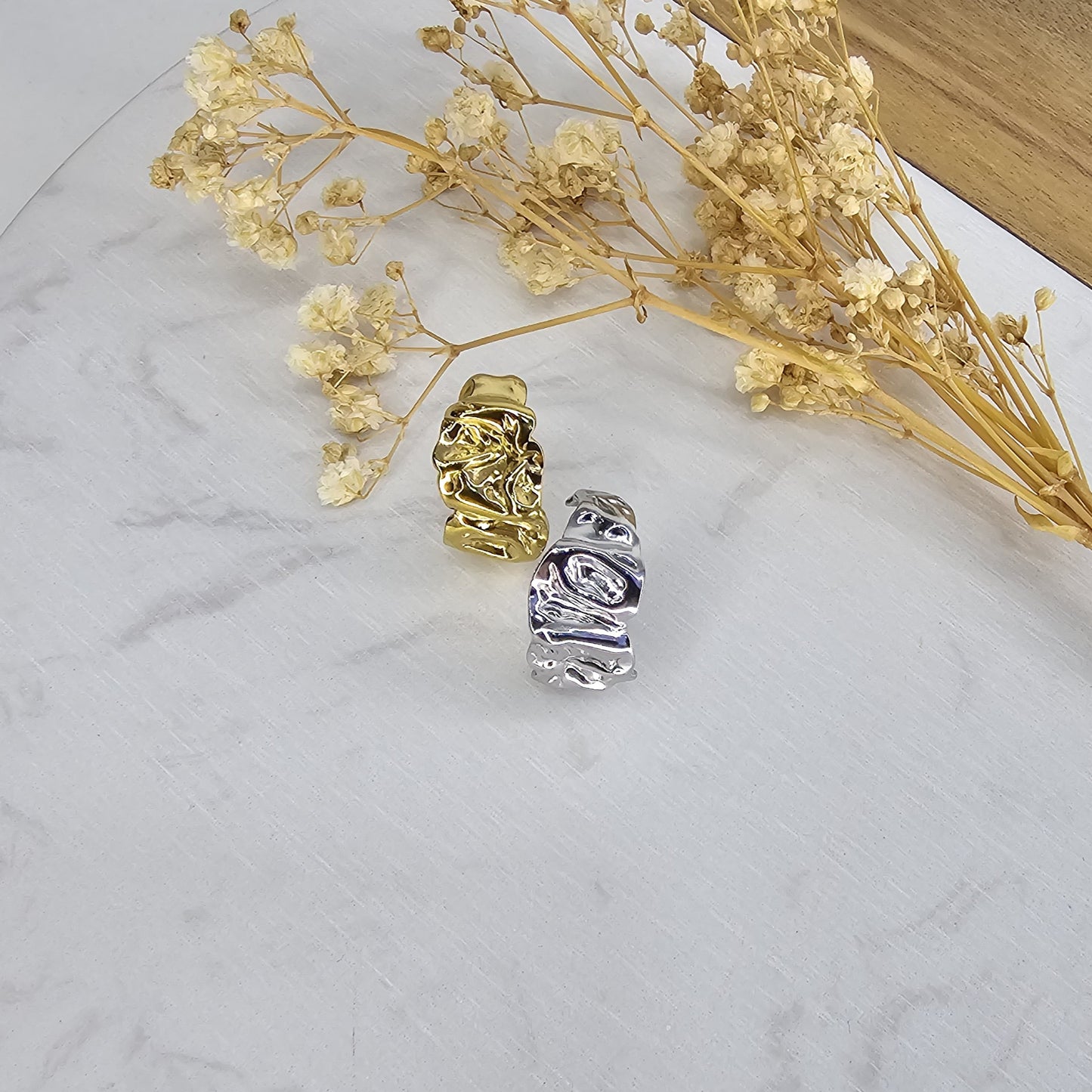 3 Petal Necklace with Point of Light