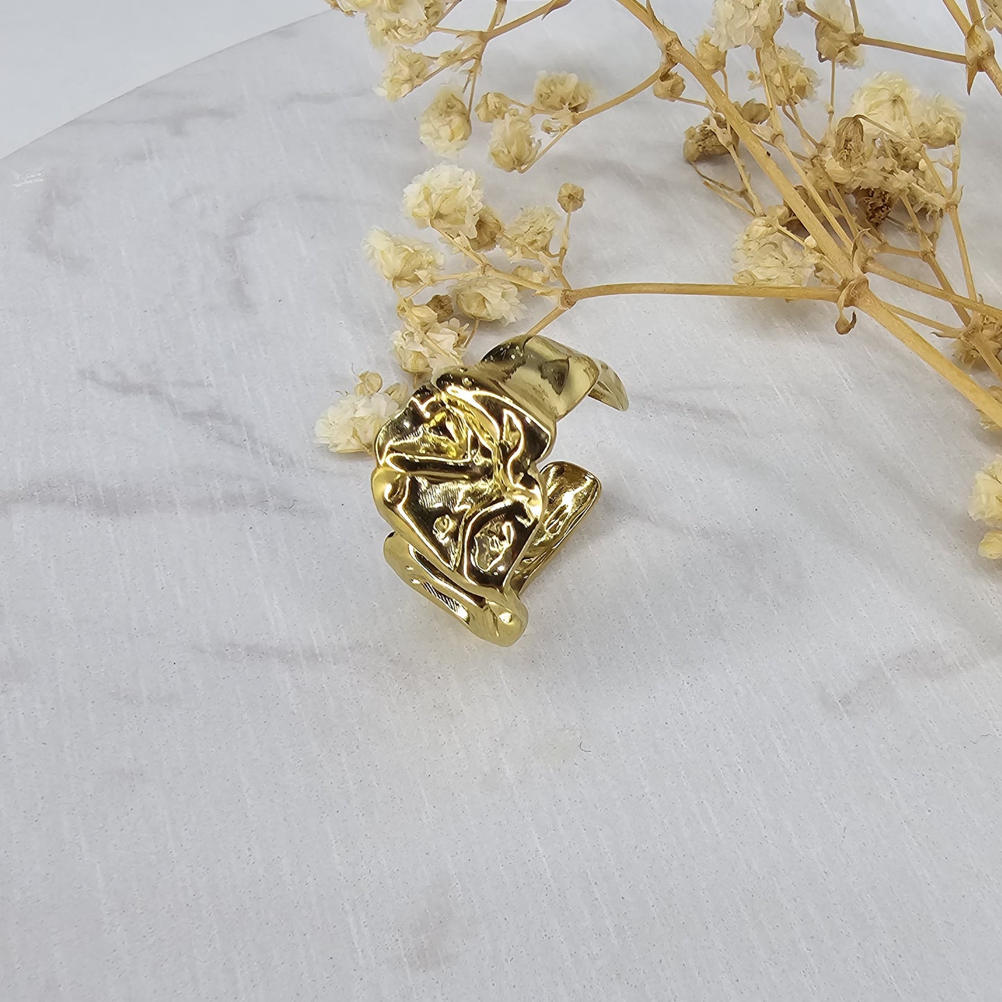 3 Petal Necklace with Point of Light