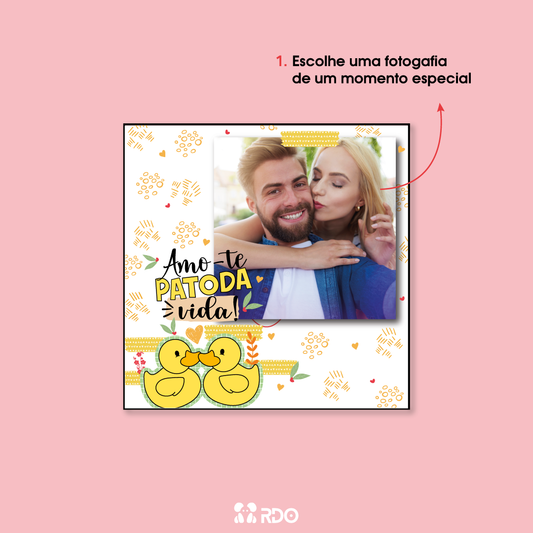 Azulejo personalizado com uma fotografia e a mensagem "Amor-te PATODA vida!"