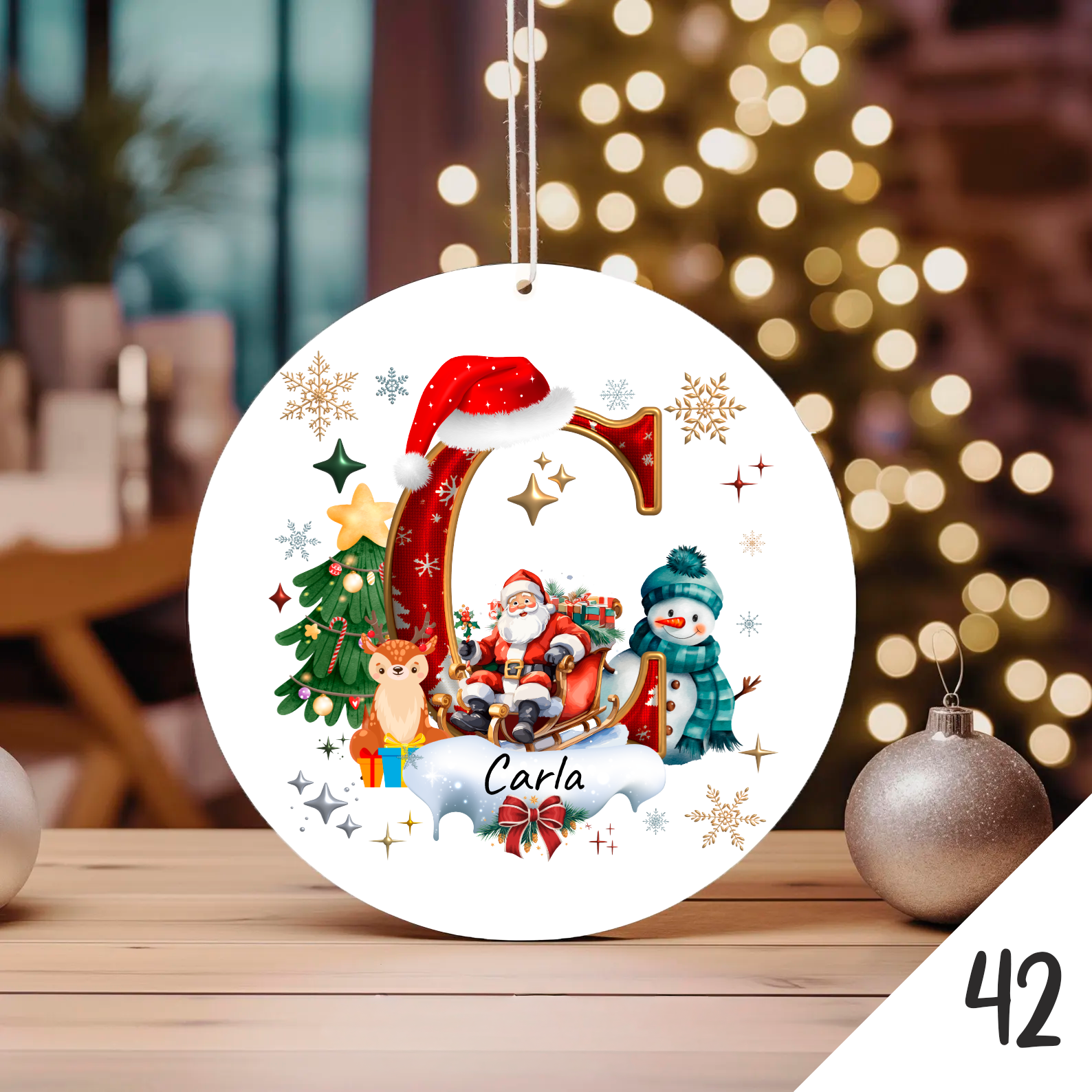 Bola de Natal Personalizada com Inicial e motivos de Natal (Pai Natal, Rena, árvore de natal, Boneco de Neve...) - Letra C