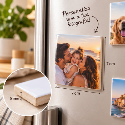 Íman de azulejo personalizado 7x7 cm com fotografia aplicado num frigorífico